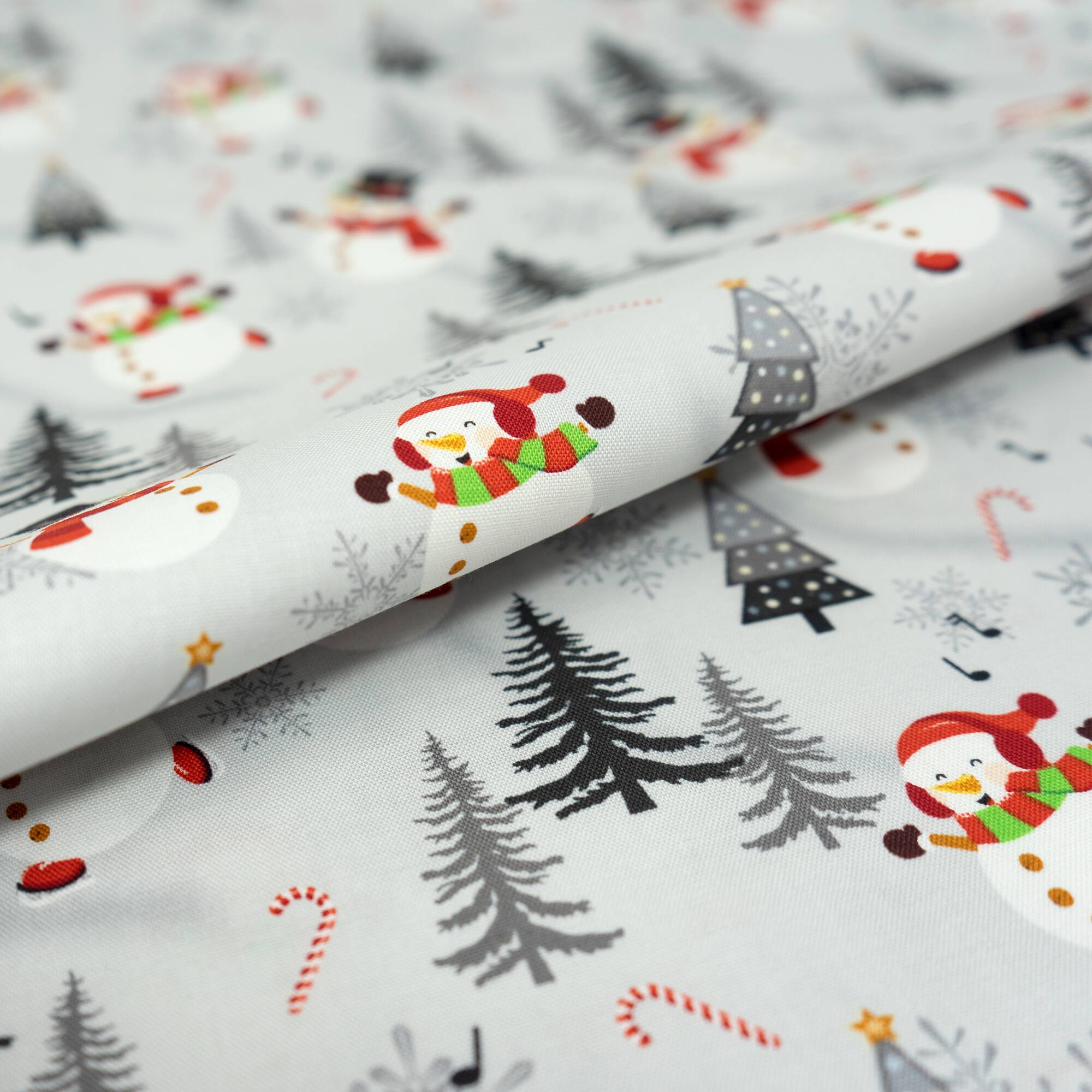 SINGER Christmas Holiday Snowman Cotton Fabric